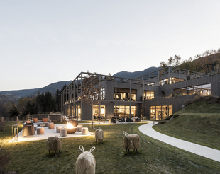 Betriebsbesichtigung AKI Family Resort Plose