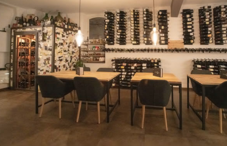 Weinverkostung im Bordeauxkeller